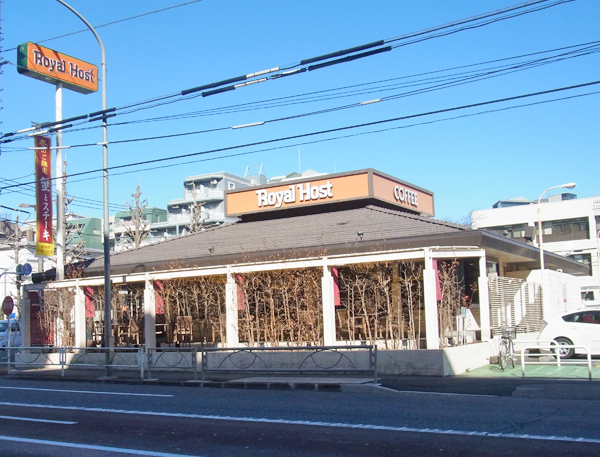 ファミレスでしか味わえない独特の空気感があった