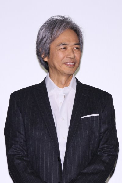 映画『サバイバルファミリー』に出演する時任三郎