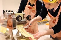 大人の工場見学　見る、作る、食べるを体験できる食品工場