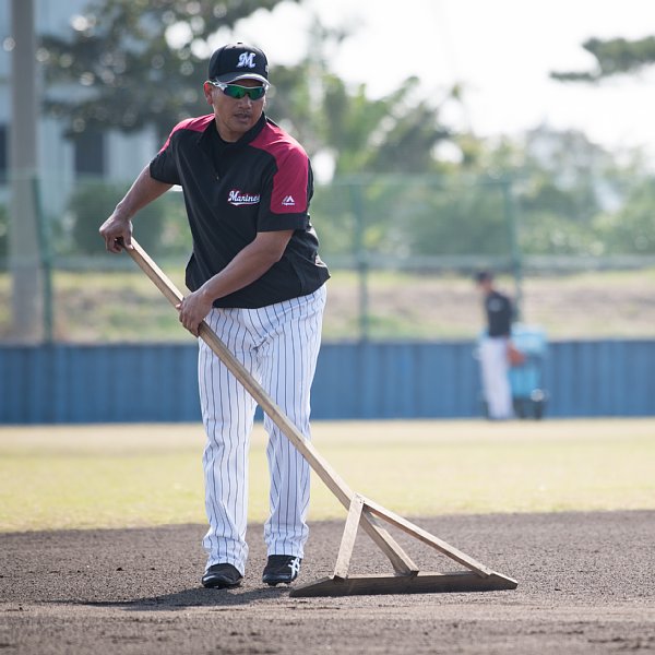 石垣島キャンプでは二軍に帯同した井口資仁