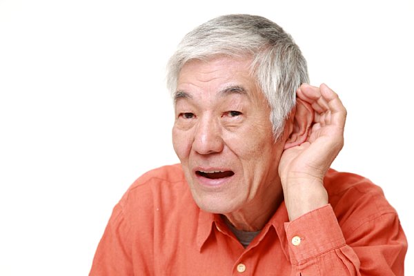 耳垢が難聴の原因となることも（写真：アフロ）