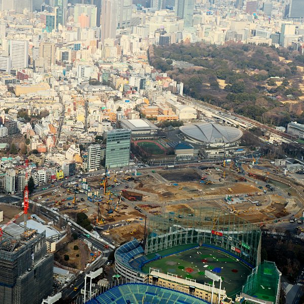 完成まであと33か月の新国立競技場を空撮