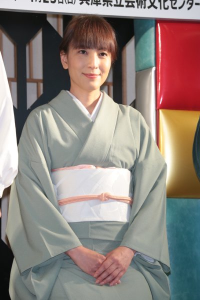 舞台『わらいのまち』で仲居役で関西弁に挑戦