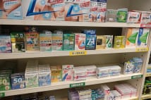 目薬、開封後は防腐剤入りでも1か月で使用停止を