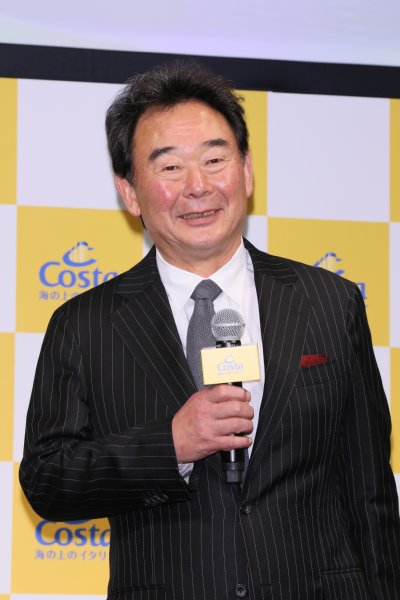 コスタクルーズのCM関連イベントに登場した東尾修氏