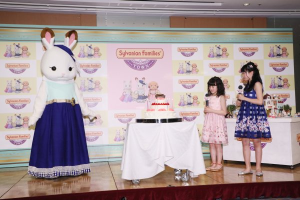 「シルバニアファミリー」と本田望結＆本田紗来姉妹