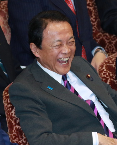 森友学園騒動で麻生太郎氏が元気に？