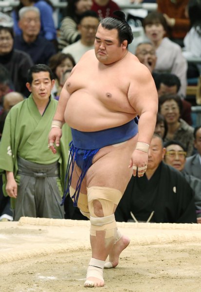琴奨菊のビールケース椅子はどうなる？（写真：時事通信フォト）