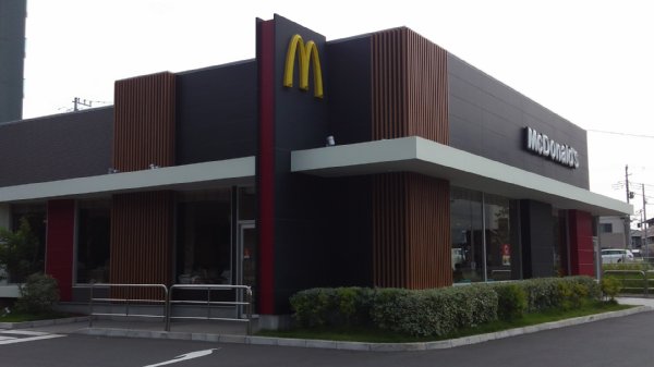 郊外型店舗も次々とオシャレに改装されている