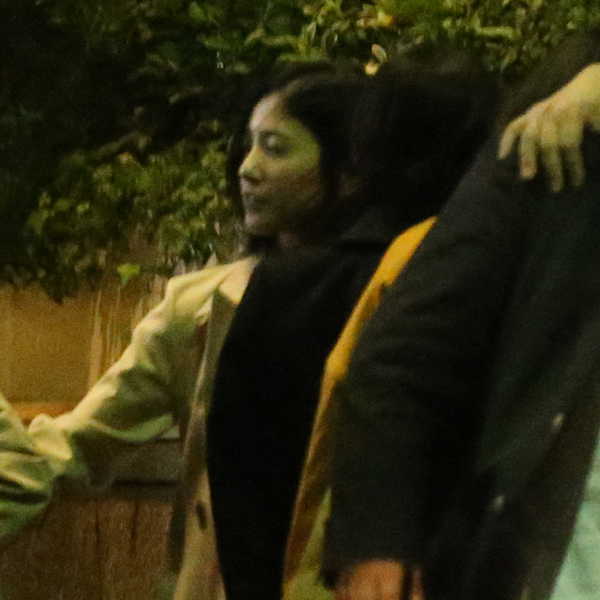 打ち上げ会場から出てきた吉高由里子