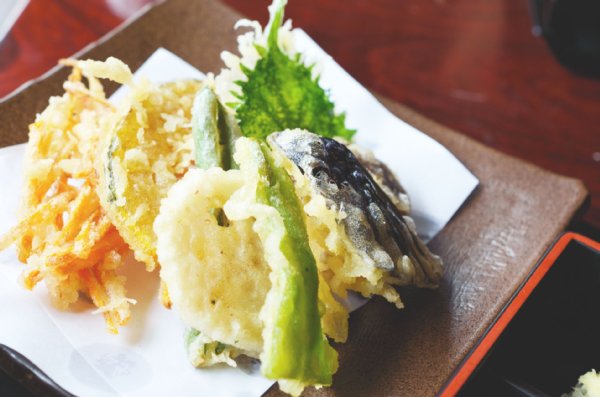 天ぷら×すいかは体に悪い食べ合わせ？（写真／アフロ）