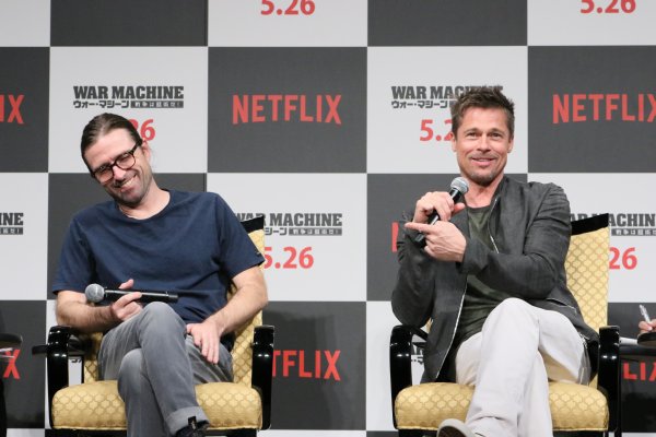 デヴィッド・ミショッド監督(左)とブラッド・ピット