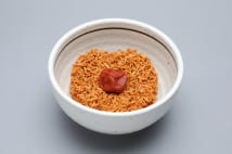 『チキンラーメン』に梅干し投入 さっぱりした和の味に変身