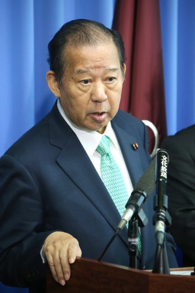 二階幹事長に田中角栄のDNAが？