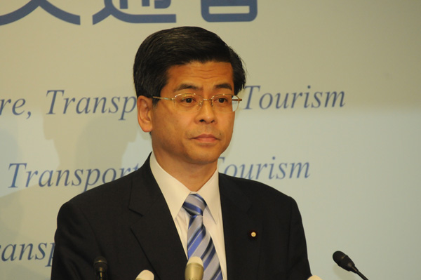 現・国土交通大臣の石井啓一議員も公明党選出。公明党関係者によると、テツではないようだが…。