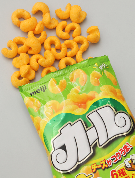 カールの売上急降下は、あのお菓子の影響か