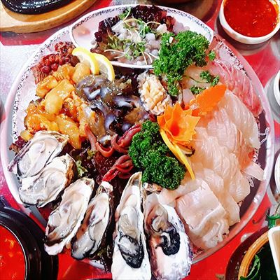 庶民派をアピールする文在寅大統領は刺身など海産物が好物