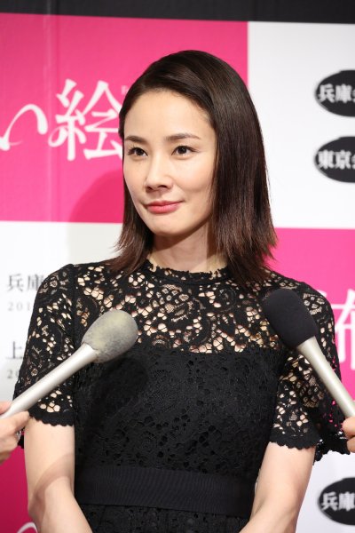 「怖い絵展」ナビゲーターの吉田羊