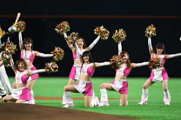 試合中のパフォーマンスの様子