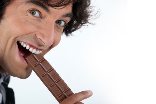 おっさんでもたまにはお菓子を(写真:アフロ)