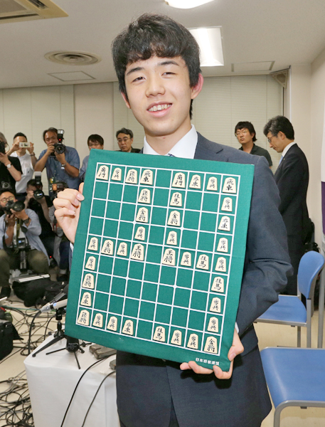 天才棋士には親が将棋を指さない環境で育った共通点が