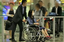 転倒して重症の松田聖子　車椅子で武道館＆シンガポールへ