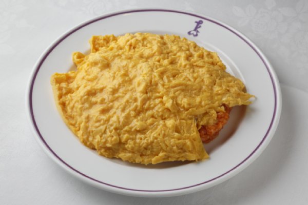 伊丹十三が考案した「たいめいけん」の名物“タンポポオムライス”