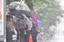 なぜ夏は天気予報の的中率が低いのか