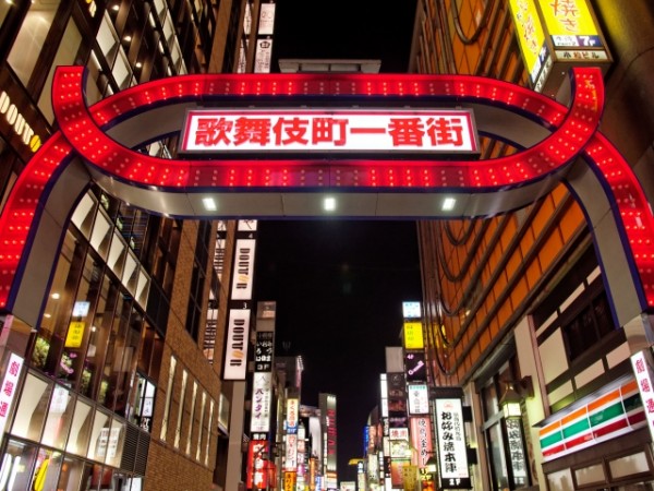 多くのホストクラブが集まる歌舞伎町