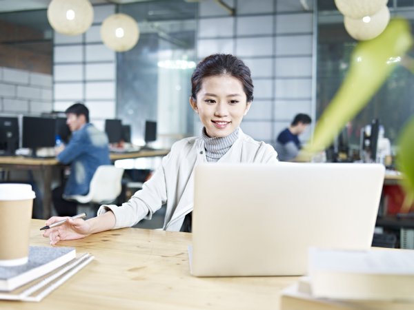 女性が起業するには何をするべきか？（写真／アフロ）