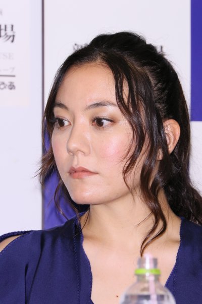 『トロイ戦争は起こらない』出演の鈴木杏