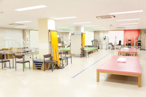 介護施設でのクラスターも次々と発生している（写真はイメージ／アフロ）