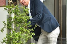 豊田議員政策秘書の事務所への出勤撮　仕事時間は40分