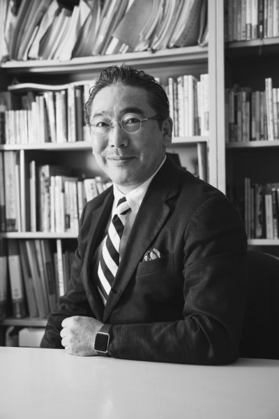 「音読は文化的地層に触れる機会になる」と語る山口氏