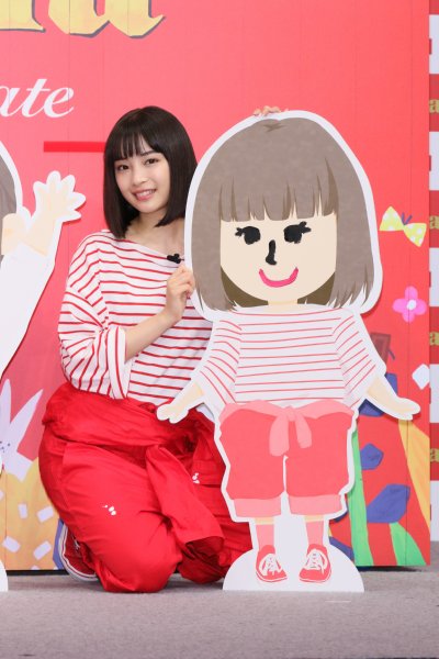 広瀬すずと広瀬すずの似顔絵