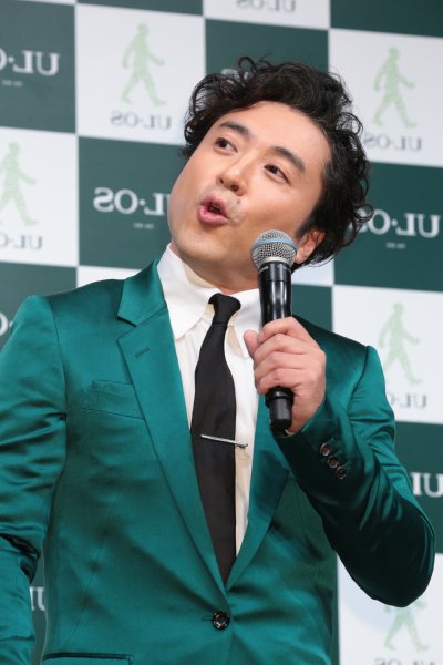 肌年齢35歳を目指すムロツヨシ