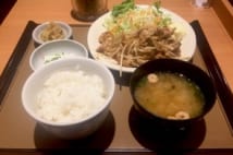 定食チェーン「やよい軒」 “ご飯おかわり自由”だけではない魅力