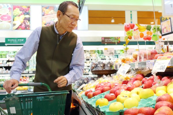 弘兼氏は「男も料理は自分でやるべき」と語る