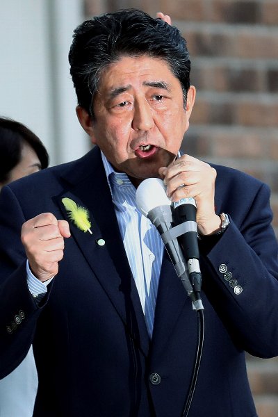 安倍首相は勝つ気満々のよう（写真：時事通信フォト）