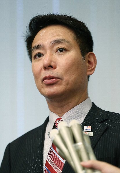 腹をくくれるか。無理か…（写真：時事通信フォト）