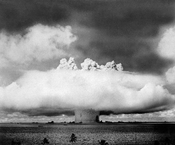 1946年に米軍が行った核実験（写真：時事通信フォト）