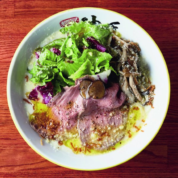 「麺昇 神の手」の神の手「白」（撮影：中庭愉生）