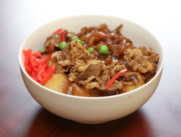 海軍肉じゃが丼（800円）