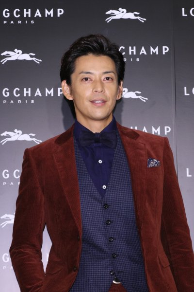 仏ブランド・ロンシャンのイベントに登場した敦士