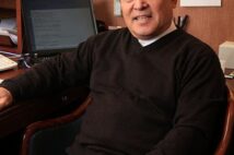 公務員定年65歳延長、増大分の人件費は消費税1%分を超える