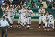 甲子園「一塁手キック」騒動　当事者2人が初めて語った真実