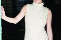 仮面女子・神谷えりな 最強アイドルの「奇跡のカラダ」