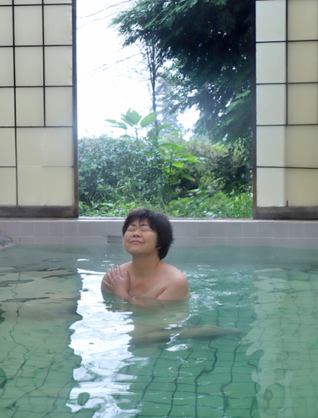 入浴後は爆睡、と語るオバ記者