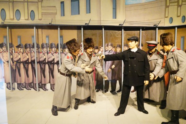 ソウルの安重根義士記念館では「決行」シーンが模型で再現されている