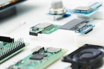 AIがラジオの情報番組のアシスタントを担当 生放送でどんどん進化
